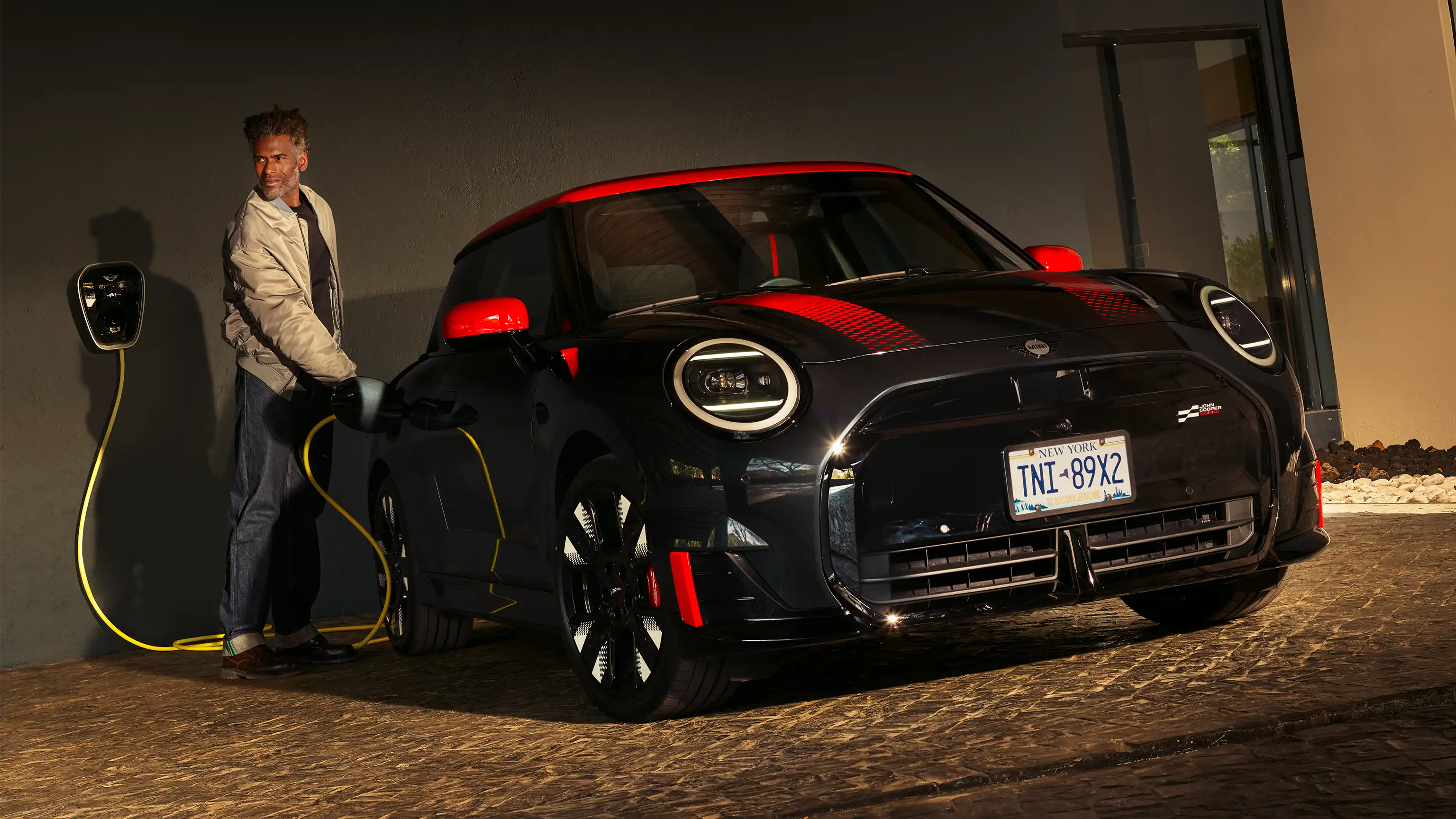 MINI John Cooper Works - Carregamento MINI