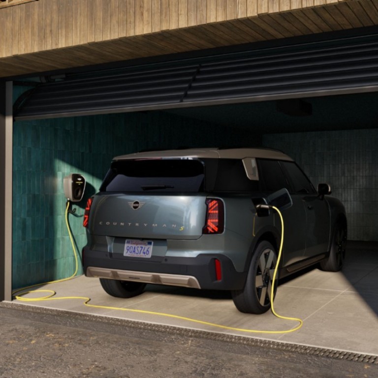 Nuevo MINI Countryman eléctrico cargando